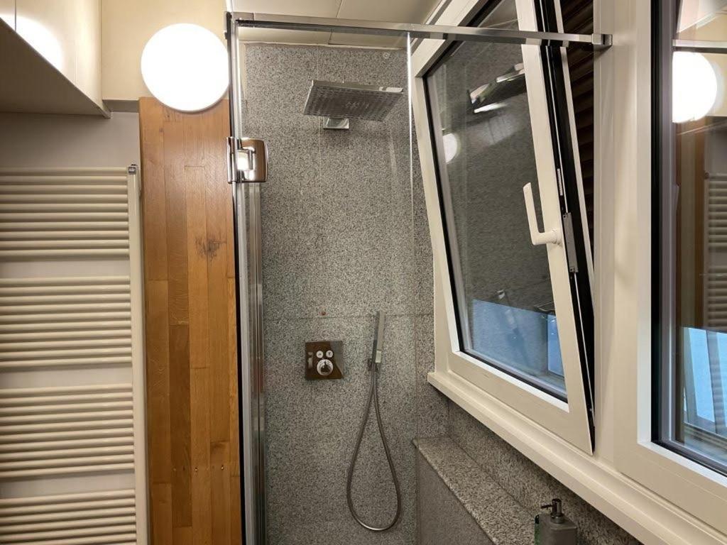 Lakeviewcabin - King Room With Balcony Como Exterior photo